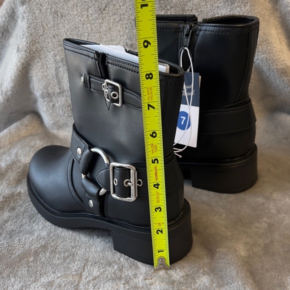 Universal Thread Black Connor Ankle Boots With Memory Foam Insole Size 7 - Picture 5 of 8